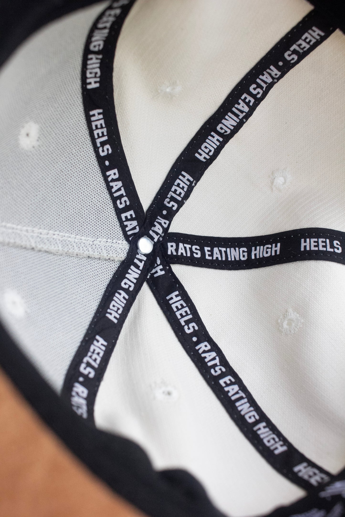 REHH - TRADEMARK CORDAROY CAP
